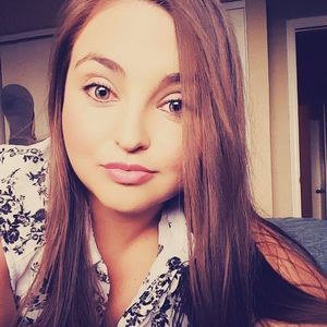 Meet your Posher, Caitlin